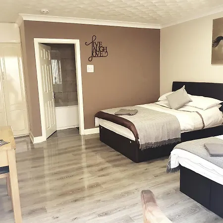 The Bay Horse 3*
